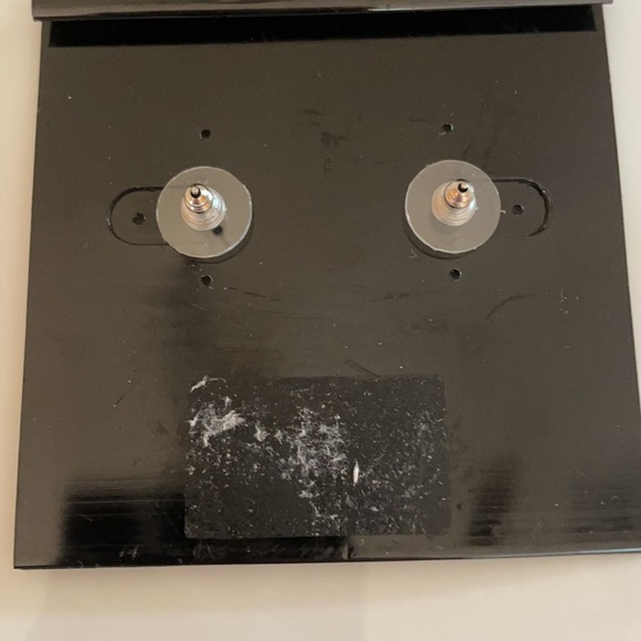 Cookie Lee Peace sign earrings - Picture 3 of 3